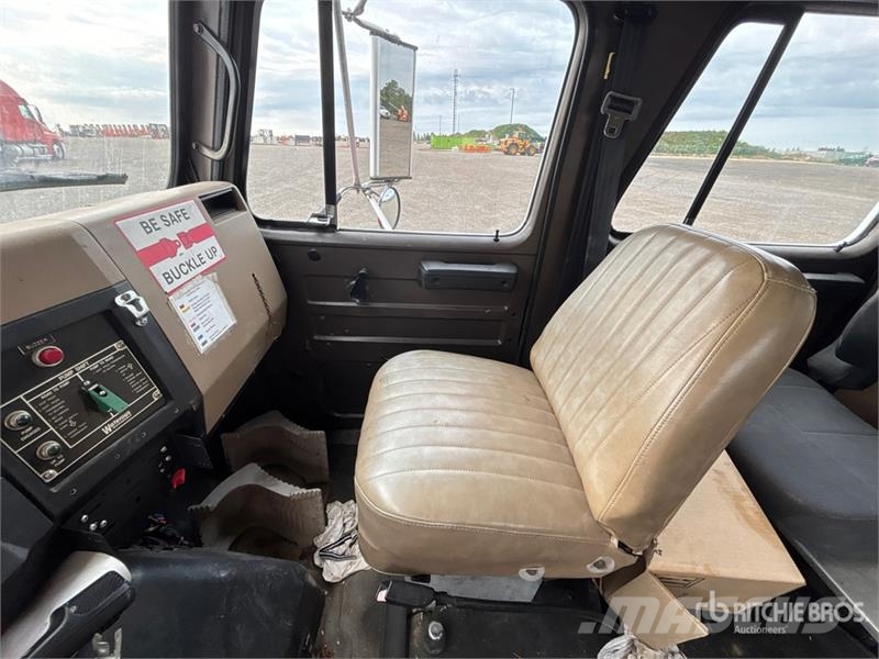 International 4900 Fire trucks