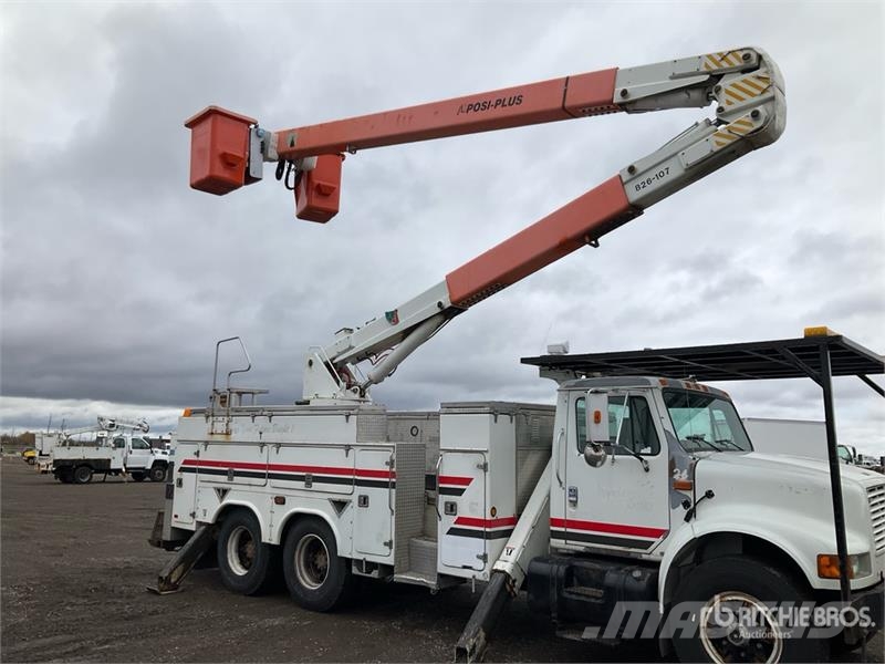 International 4900 Teherautóra szerelt emelők és állványok
