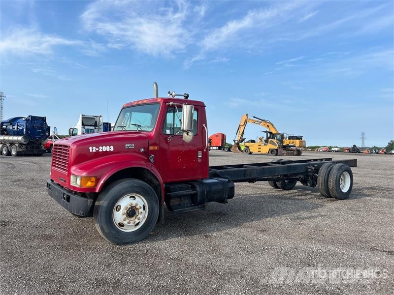 International 4900 Cabinas