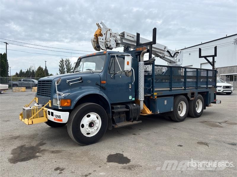International 4900 Mobile drill rig trucks