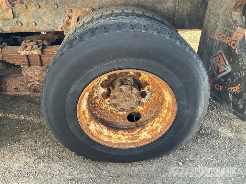 International 4900 Автокрани