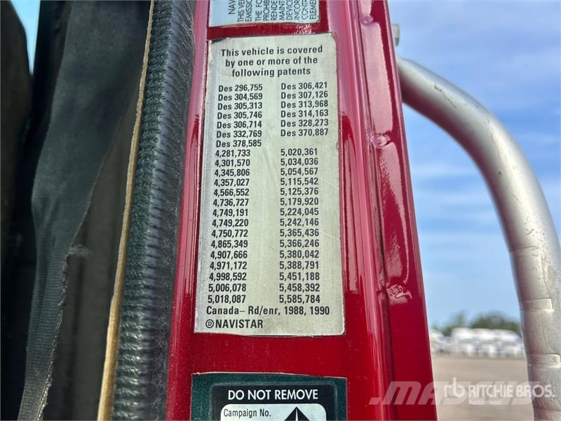 International 4900 Cabinas