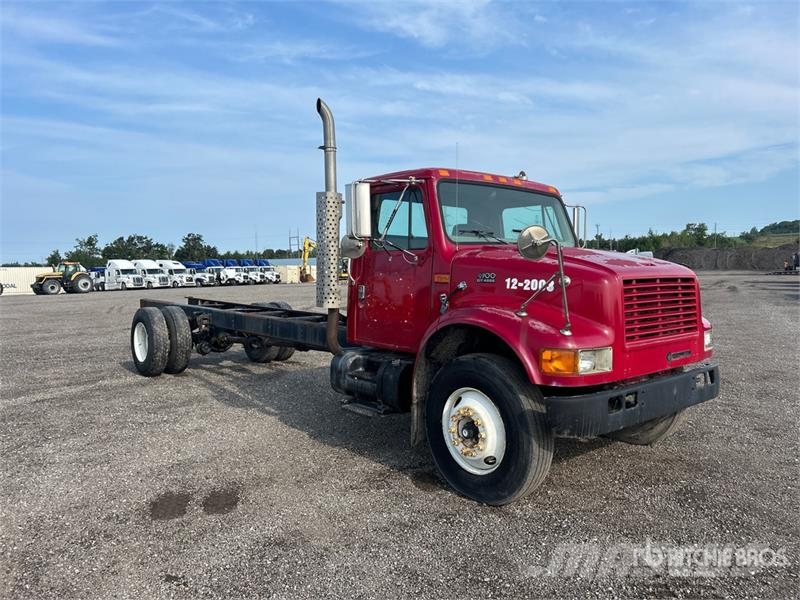 International 4900 Cabinas