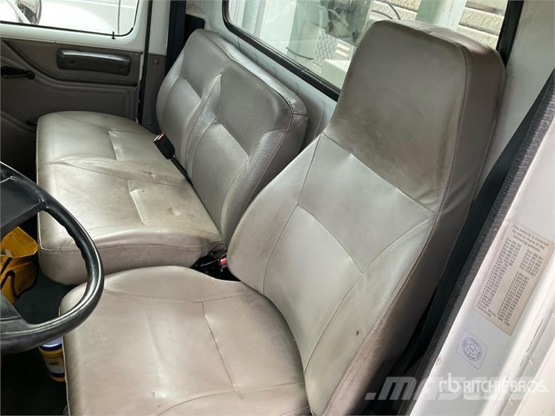 International 4900 Teherautóra szerelt emelők és állványok