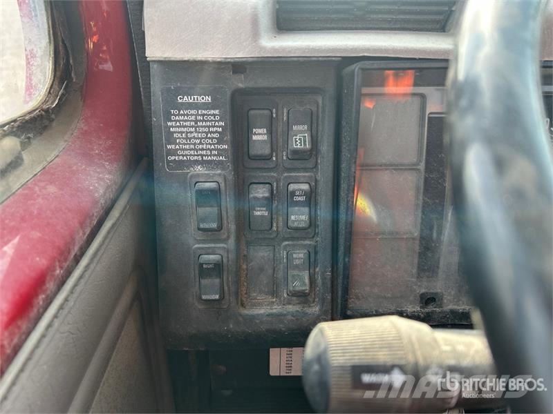 International 4900 Cabinas