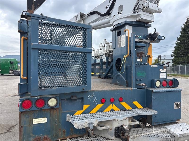 International 4900 Mobile drill rig trucks