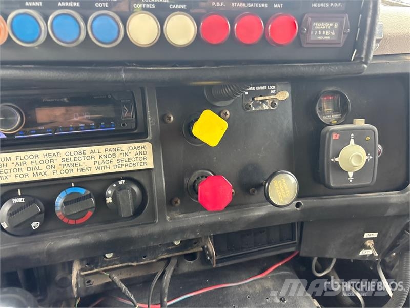 International 4900 Mobile drill rig trucks