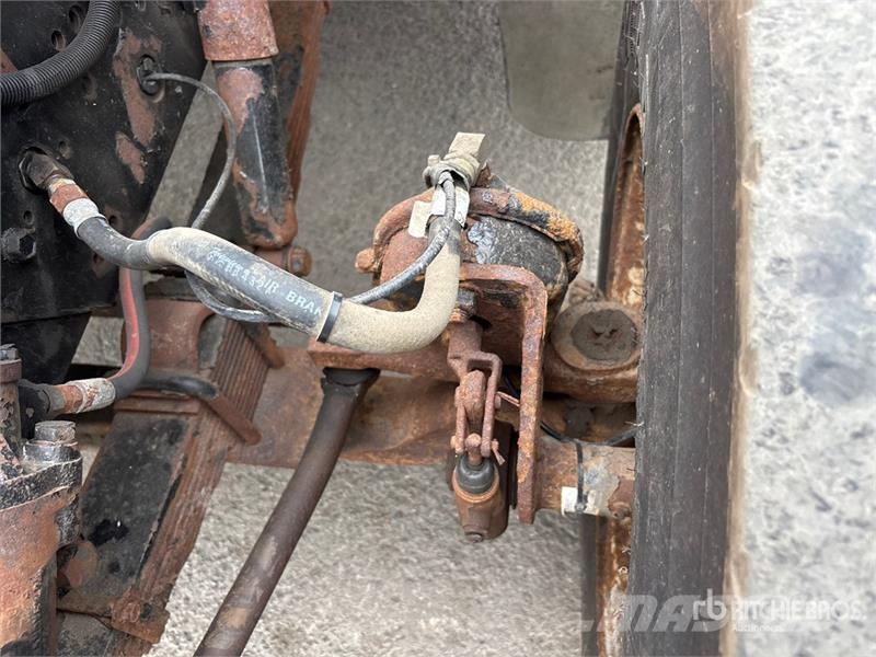 International 4900 Mobile drill rig trucks
