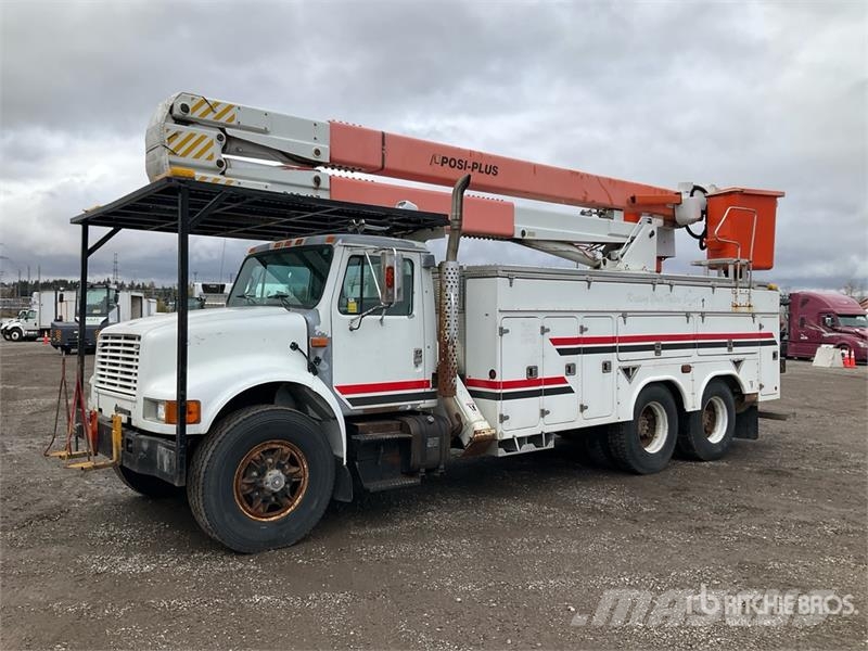 International 4900 Teherautóra szerelt emelők és állványok