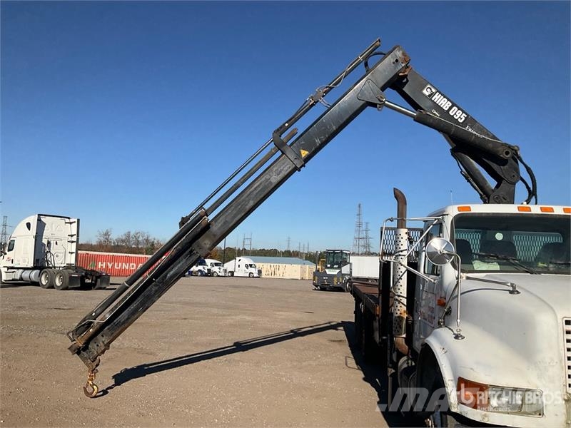International 4900 Автокрани