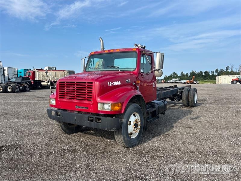 International 4900 Cabinas