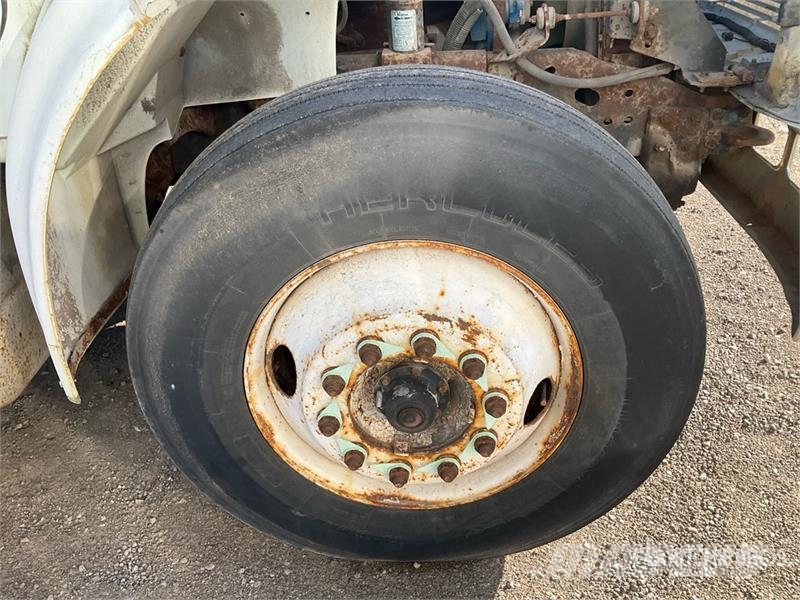 International 4900 Автокрани