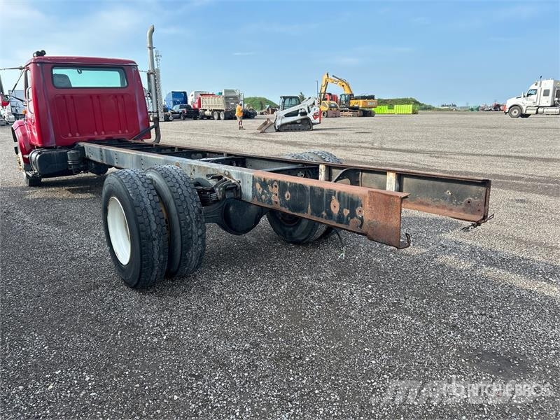 International 4900 Cabinas