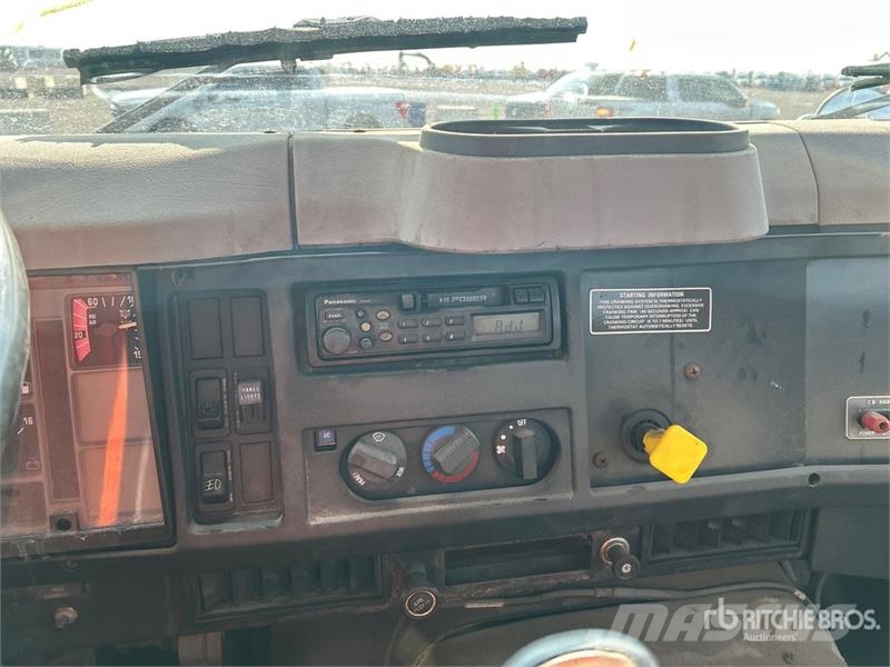 International 4900 Cabinas
