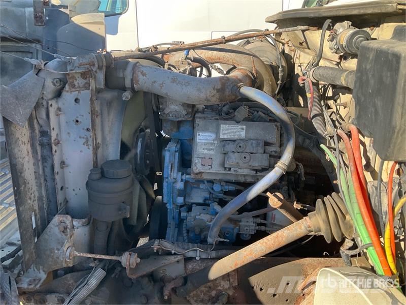 International 4900 Автокрани