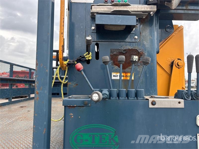 International 4900 Mobile drill rig trucks