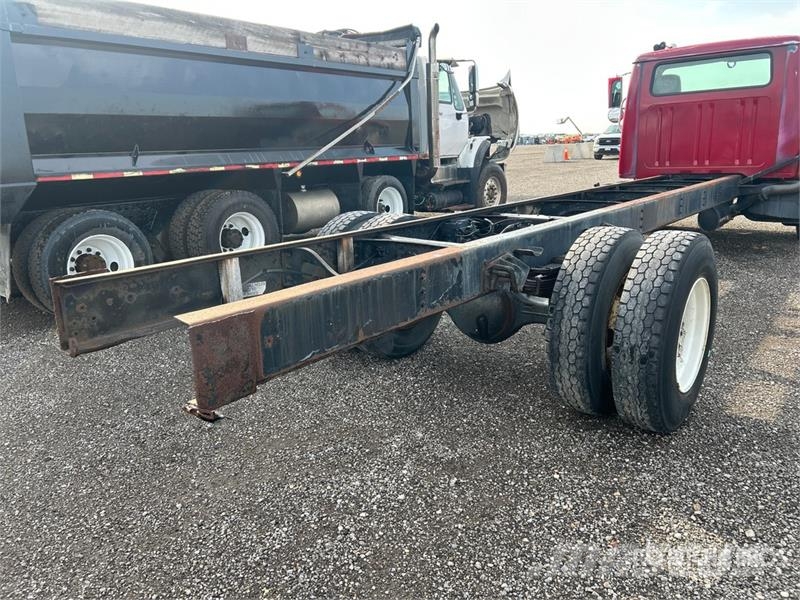 International 4900 Cabinas