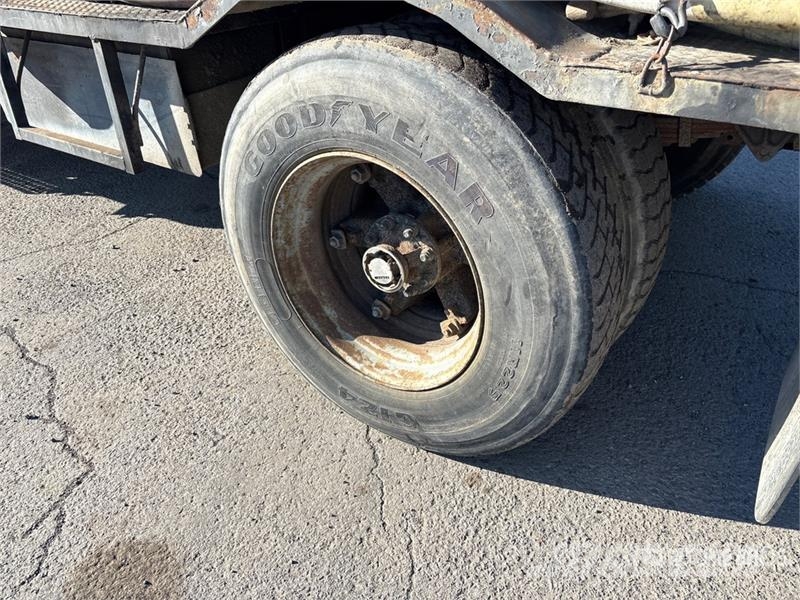 International 4900 4x2 Air Compressor Truck Oprema za obradu