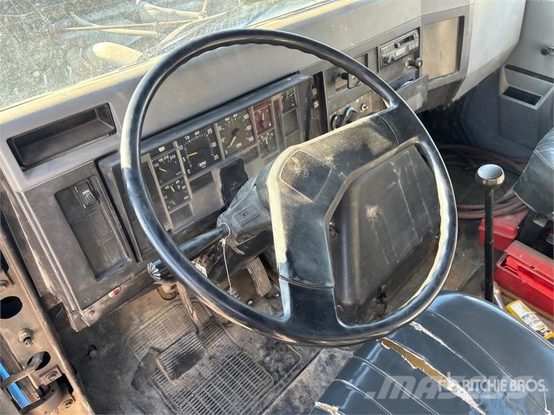 International 4900 4x2 Air Compressor Truck Oprema za obradu