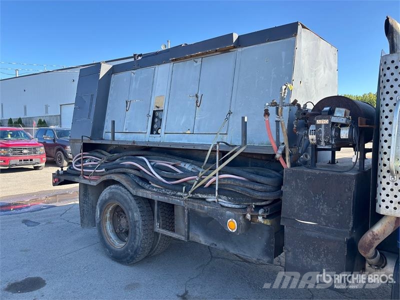 International 4900 4x2 Air Compressor Truck Oprema za obradu