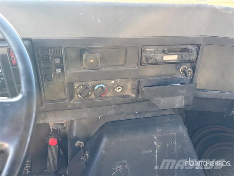 International 4900 4x2 Air Compressor Truck Oprema za obradu