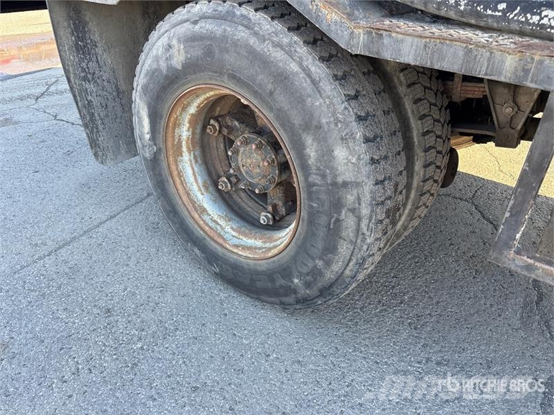 International 4900 4x2 Air Compressor Truck Oprema za obradu