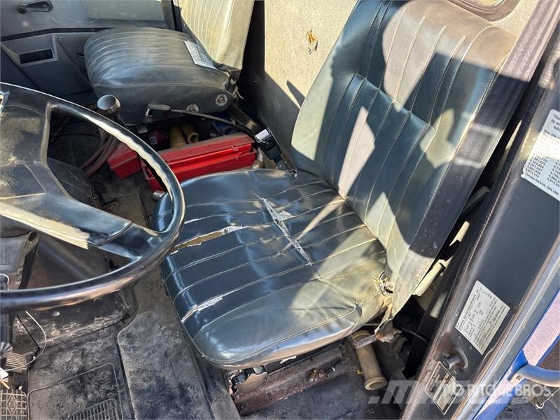 International 4900 4x2 Air Compressor Truck Oprema za obradu