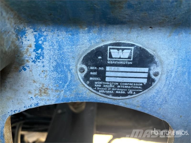 International 4900 4x2 Air Compressor Truck Oprema za obradu