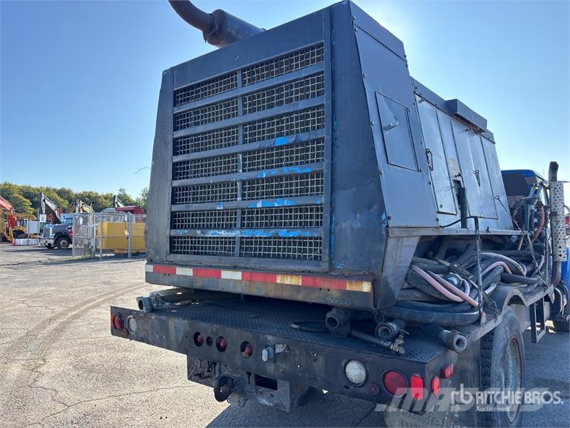 International 4900 4x2 Air Compressor Truck Oprema za obradu