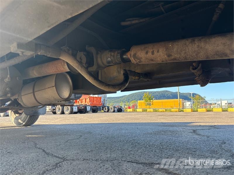 International 4900 4x2 Air Compressor Truck Oprema za obradu