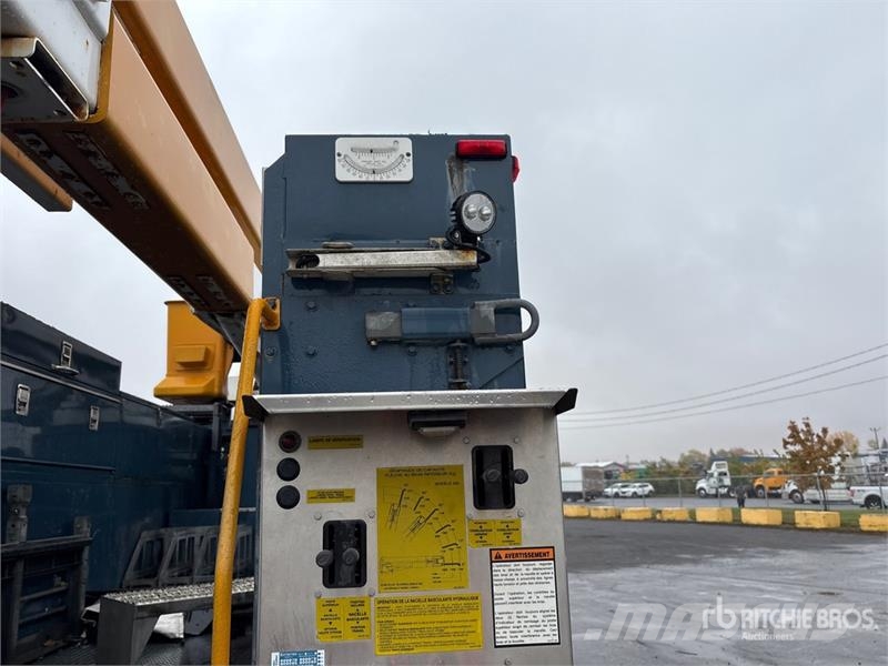 International 500-50-RUT 50 ft on International 4400 6x4 Bucket Auto košare
