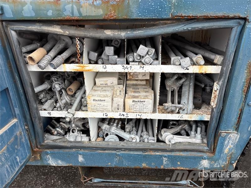 International 500-50-RUT 50 ft on International 4400 6x4 Bucket Auto košare