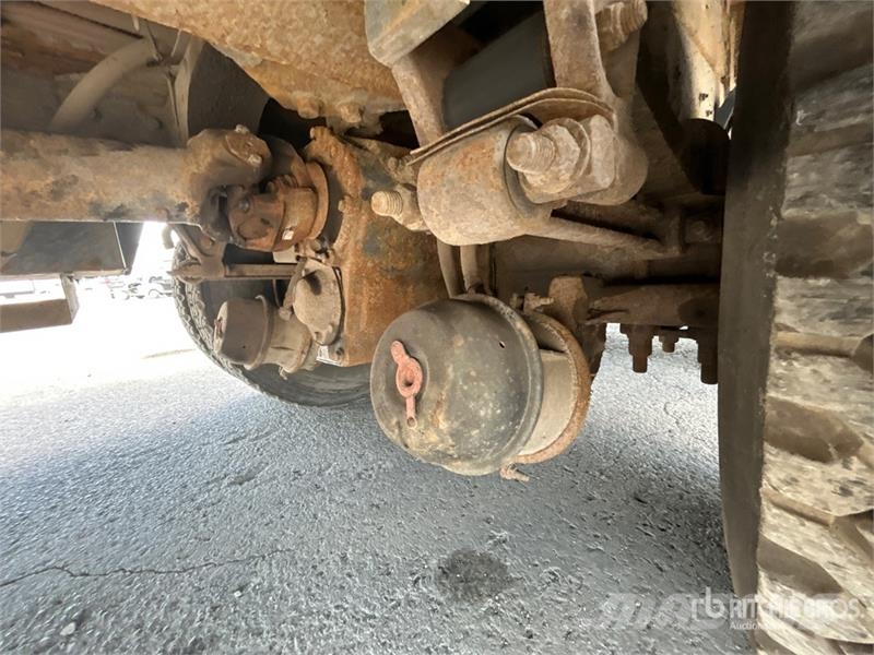 International 500-50-RU 50 ft on International 7400 6x4 Extende المنصات الهوائية المثبتة على شاحنة