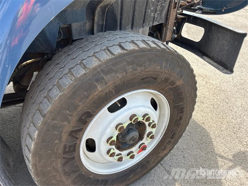 International 500-50-RU 50 ft on International 7400 6x4 Extende المنصات الهوائية المثبتة على شاحنة