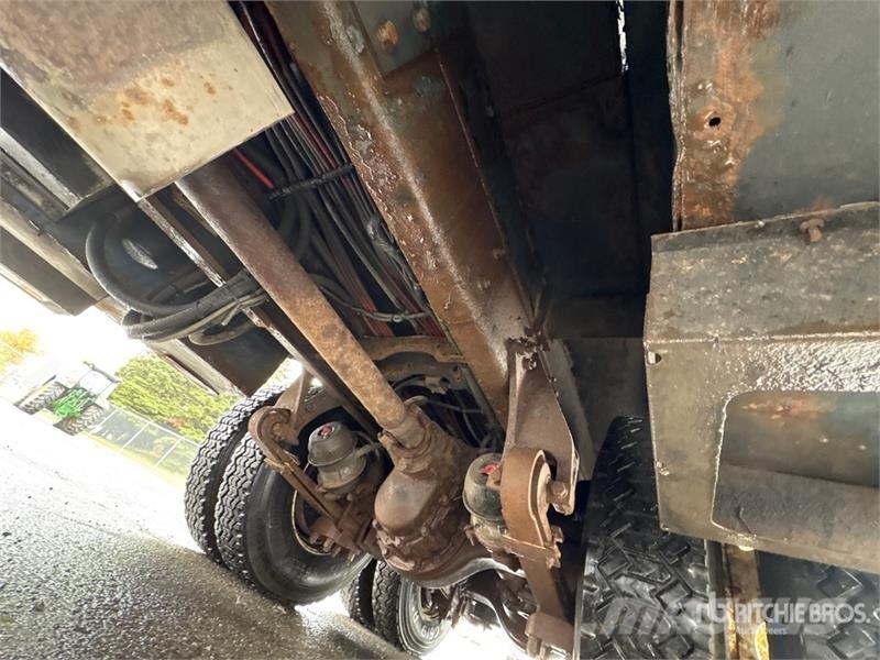 International 500-50-RUT 50 ft on International 4400 6x4 Bucket Auto košare