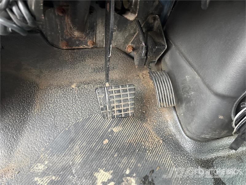 International 500-50-RUT 50 ft on International 4400 6x4 Bucket Auto košare