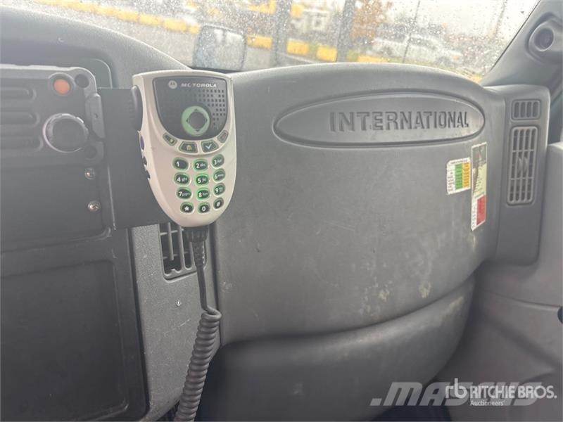 International 500-50-RUT 50 ft on International 4400 6x4 Bucket Auto košare