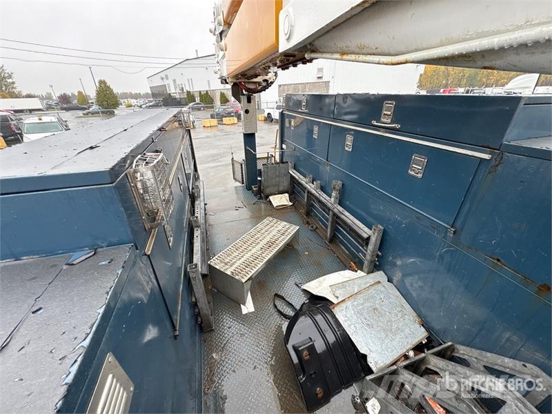 International 500-50-RUT 50 ft on International 4400 6x4 Bucket Auto košare