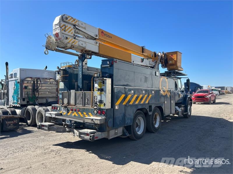 International 500-50-RU 50 ft on  International 7400 SBA 6x4 Ext Lastbilmonterede lifte