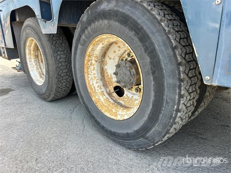 International 500-50-RU 50 ft on International 7400 6x4 Extende المنصات الهوائية المثبتة على شاحنة
