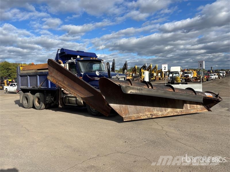 International 5500 6x4 Snow Plow Truck 多目的/汎用車両