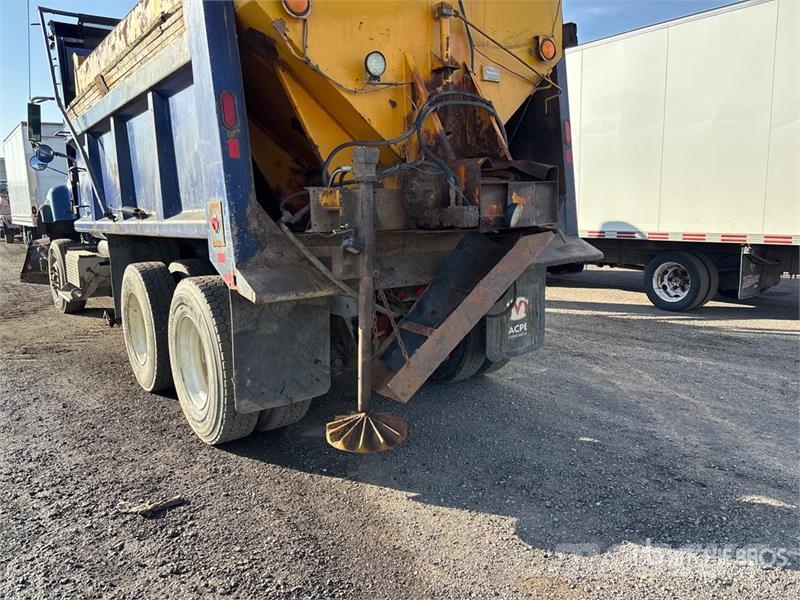 International 5500 6x4 Snow Plow Truck 多目的/汎用車両