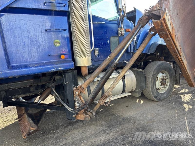 International 5500 6x4 Snow Plow Truck 多目的/汎用車両