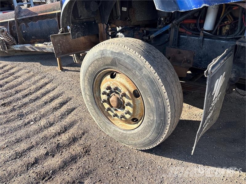 International 5500 6x4 Snow Plow Truck 多目的/汎用車両