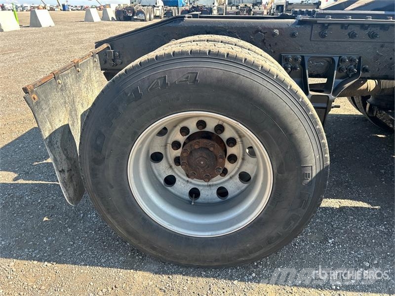 International 5900i وحدات الجر