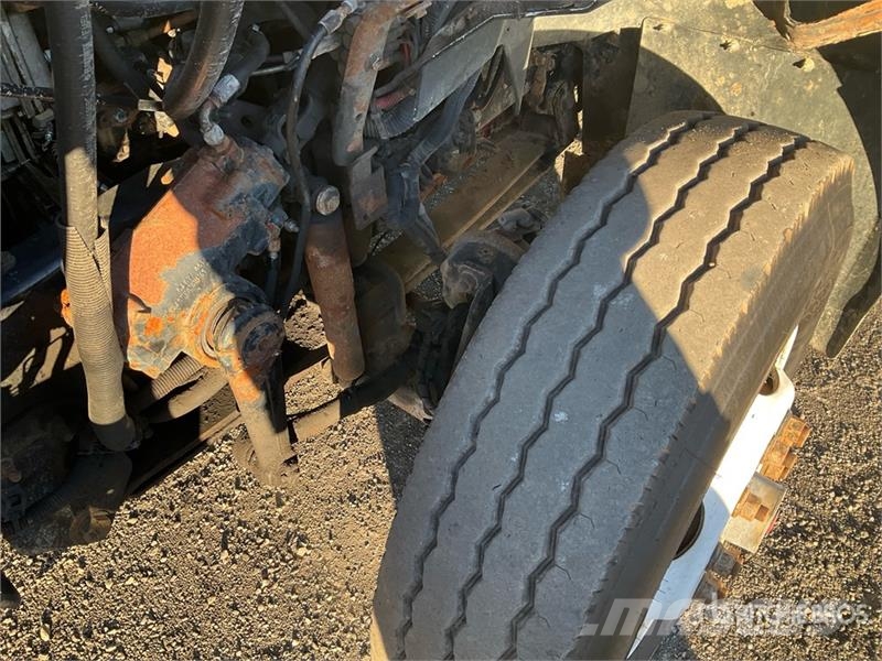 International 7400 Камиони за отпадъци