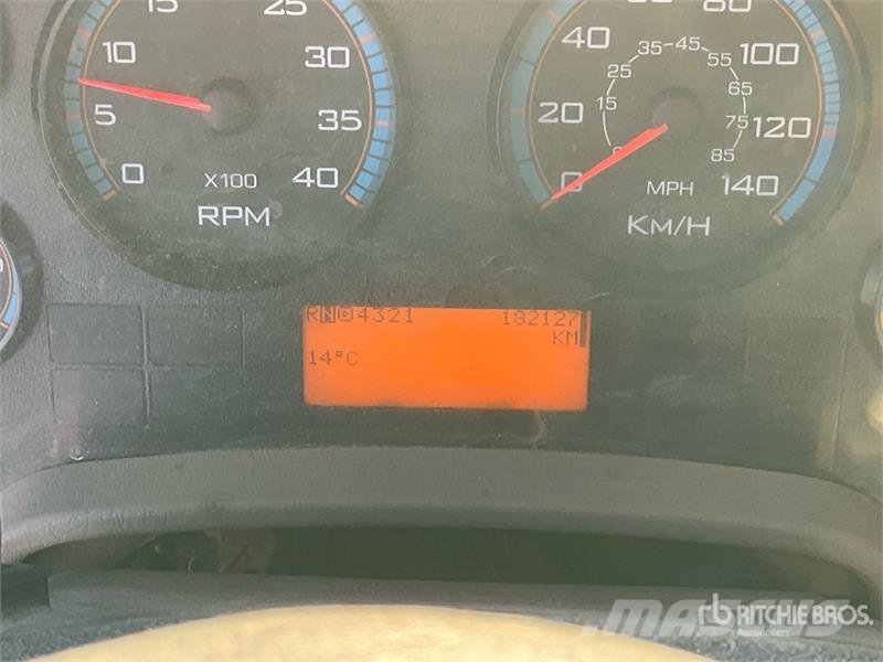 International 7400 Камиони за отпадъци