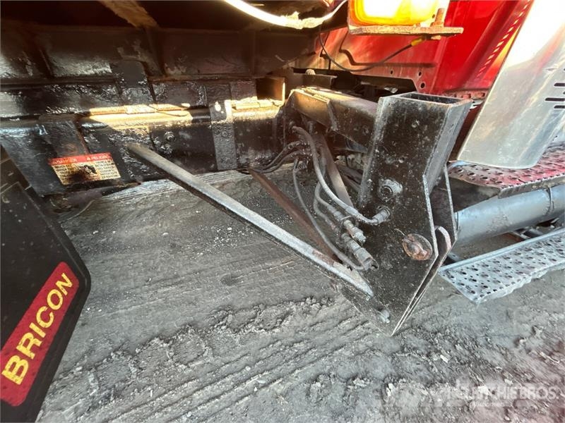 International 7400 Komunální / Multi-užitková vozidla