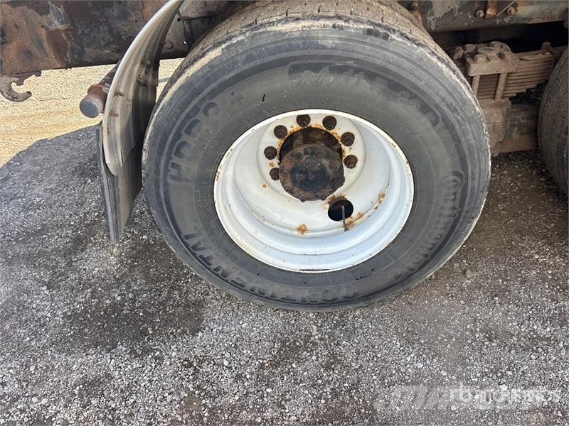 International 7400 Ūdens mašīnas