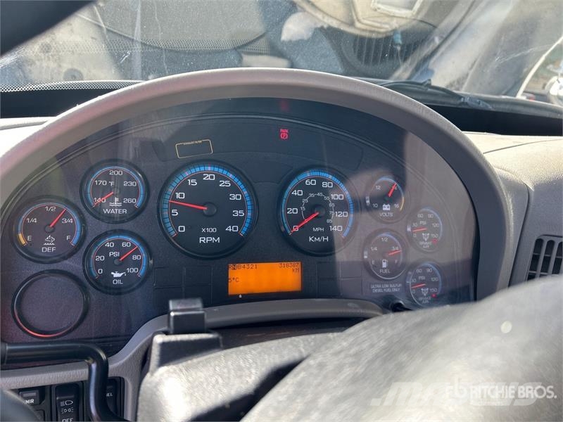 International 7400 Cabine en interieur